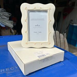 Hallmark Cream Vintage Picture Frame